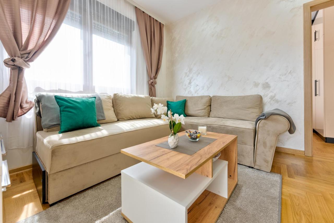 Apartmani Aleksandar ซลาตีบอร์ ภายนอก รูปภาพ