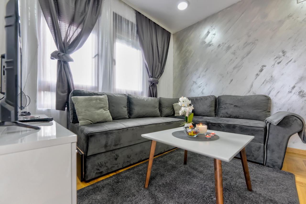 Apartmani Aleksandar ซลาตีบอร์ ภายนอก รูปภาพ