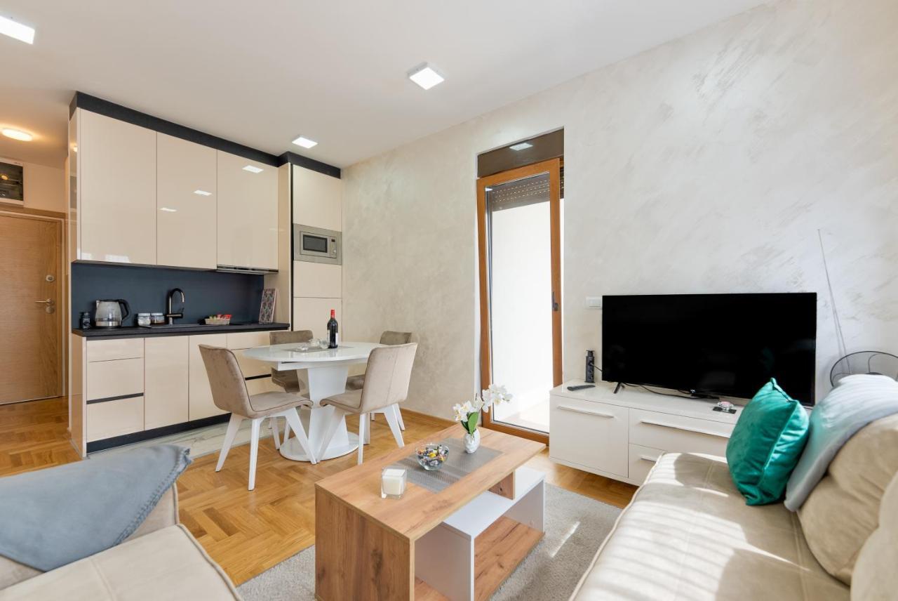 Apartmani Aleksandar ซลาตีบอร์ ภายนอก รูปภาพ