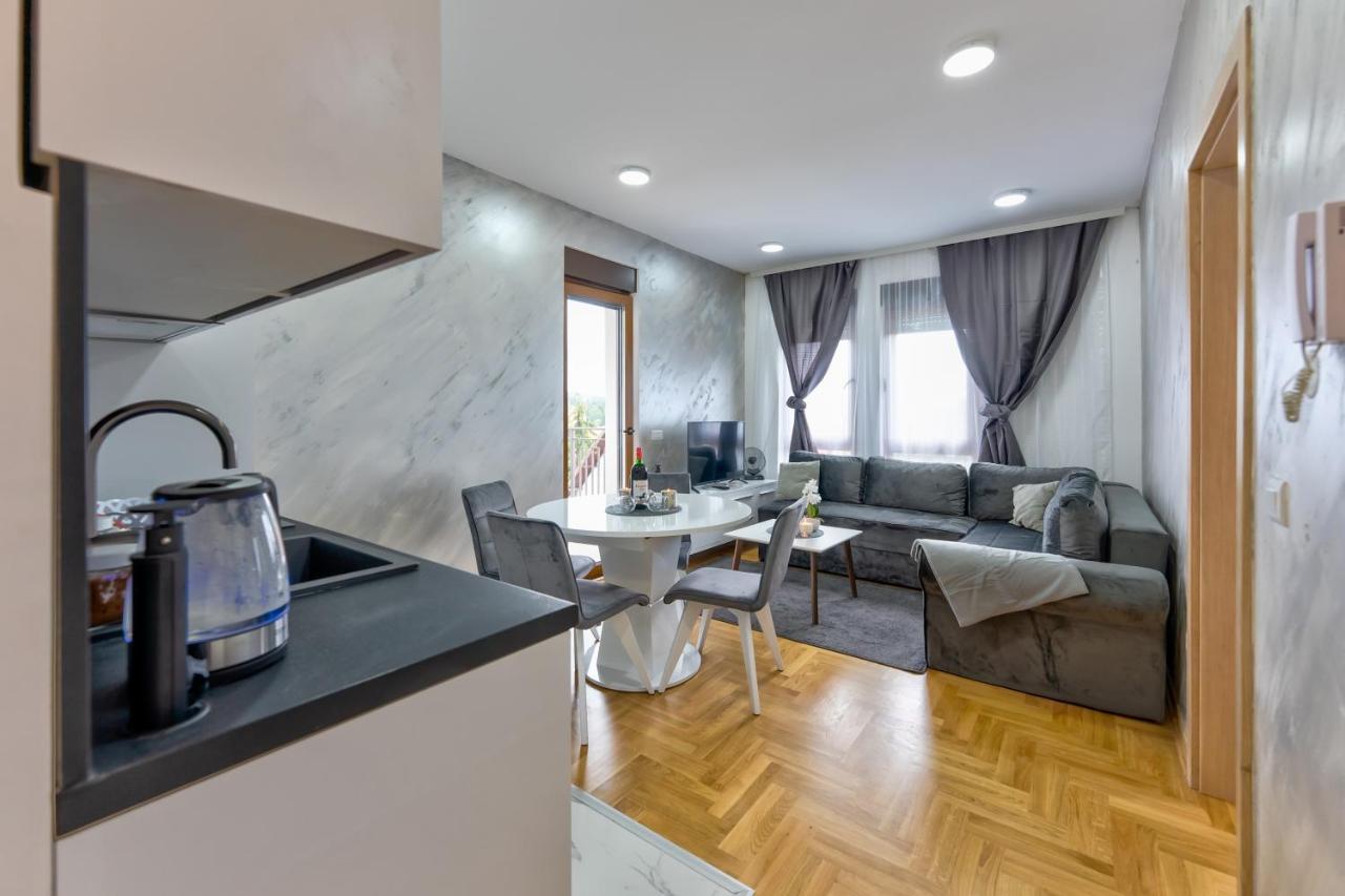 Apartmani Aleksandar ซลาตีบอร์ ภายนอก รูปภาพ