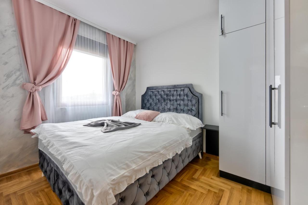 Apartmani Aleksandar ซลาตีบอร์ ภายนอก รูปภาพ