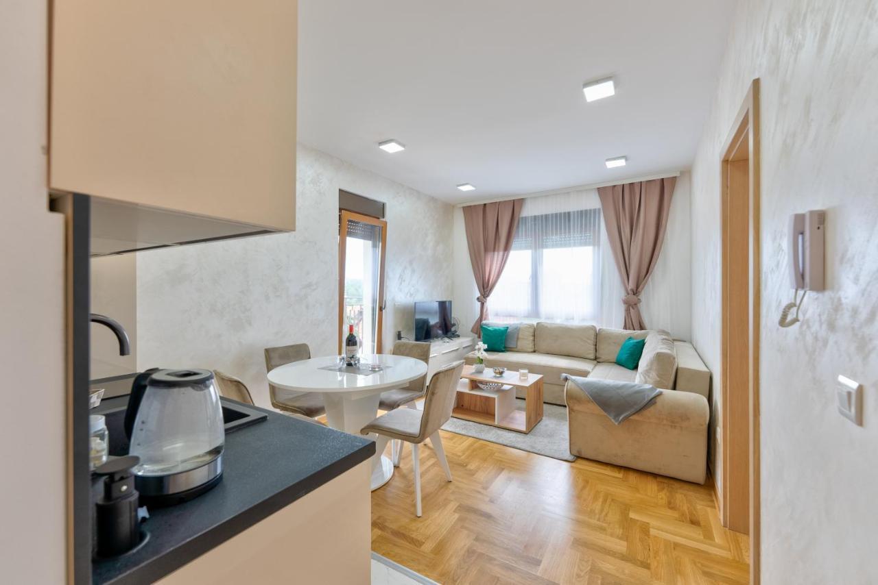 Apartmani Aleksandar ซลาตีบอร์ ภายนอก รูปภาพ