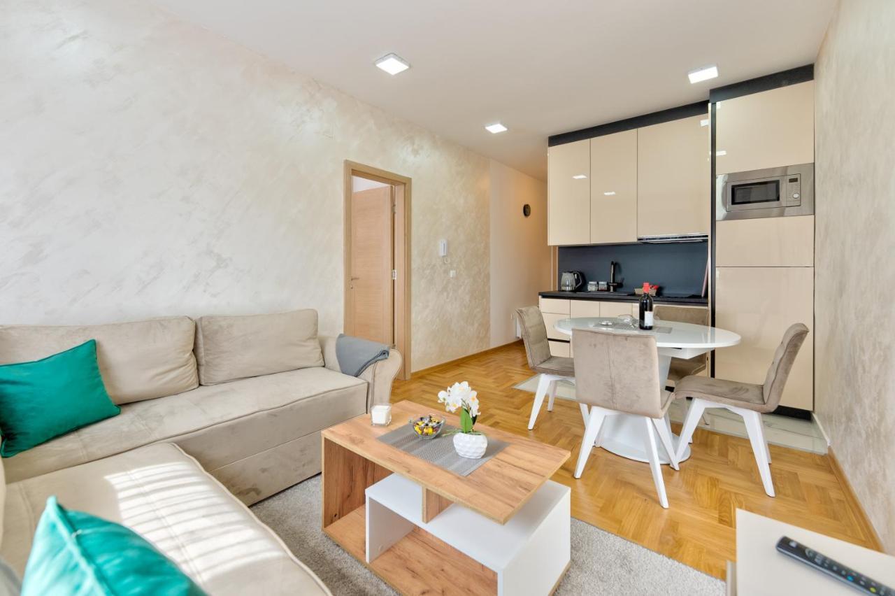 Apartmani Aleksandar ซลาตีบอร์ ภายนอก รูปภาพ