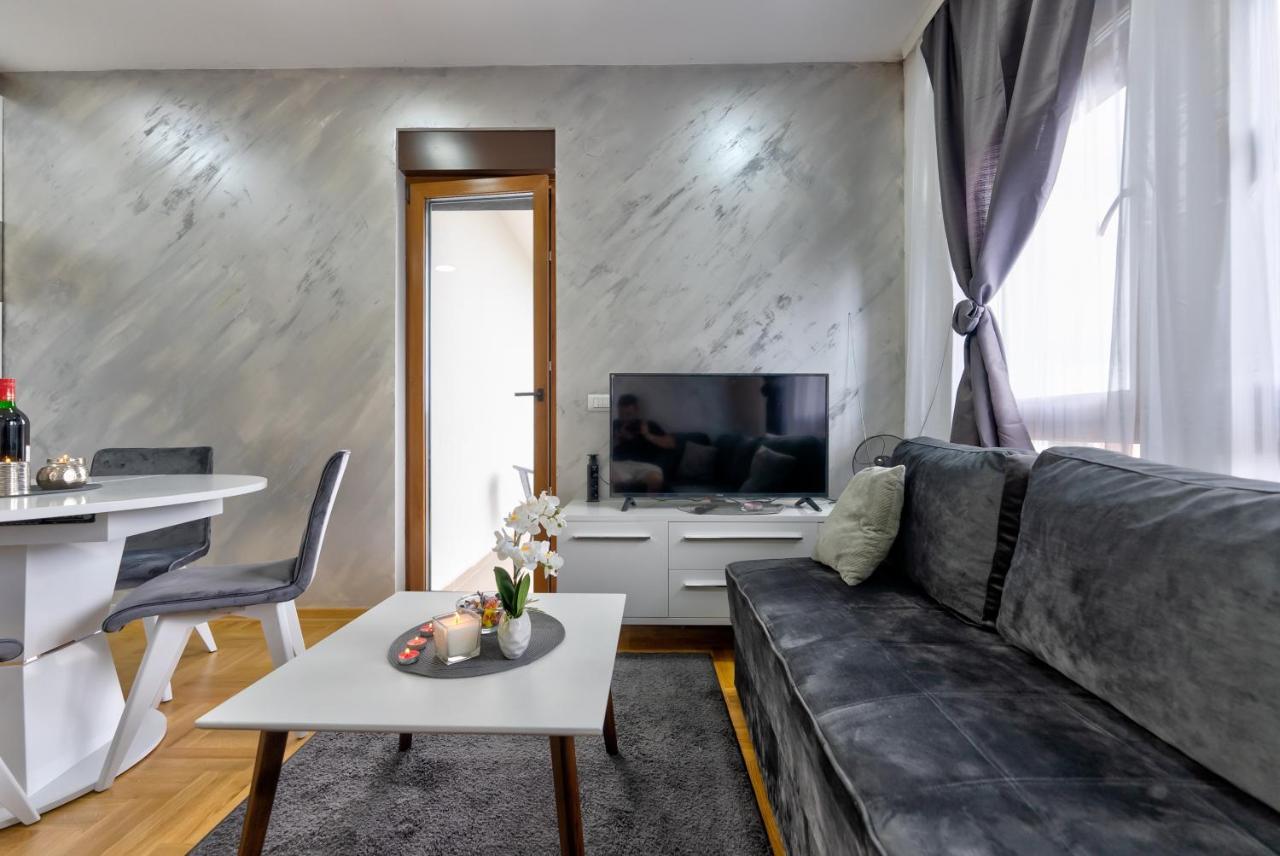 Apartmani Aleksandar ซลาตีบอร์ ภายนอก รูปภาพ